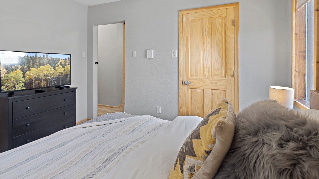 Photo of Bedroom in Red River