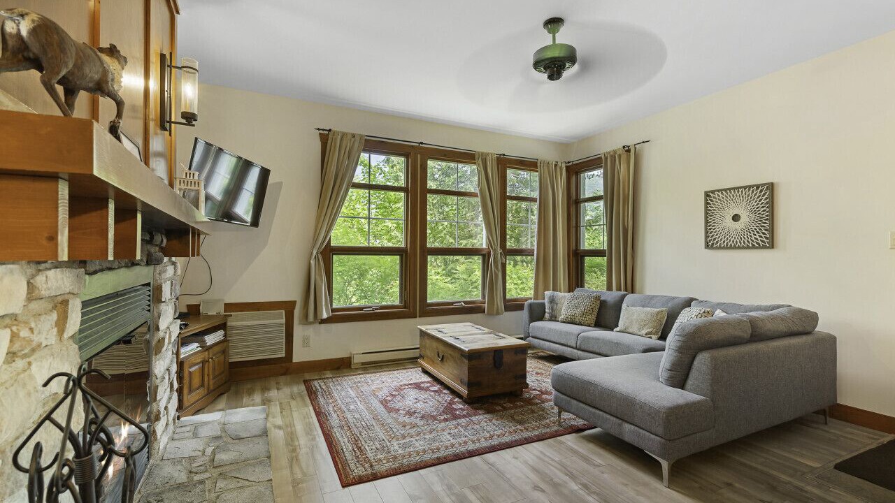 Photo of Livingroom in Tremblant-Les-Eaux