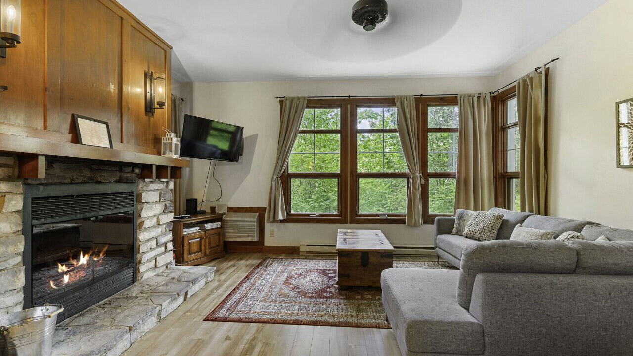 Photo of Livingroom in Tremblant-Les-Eaux