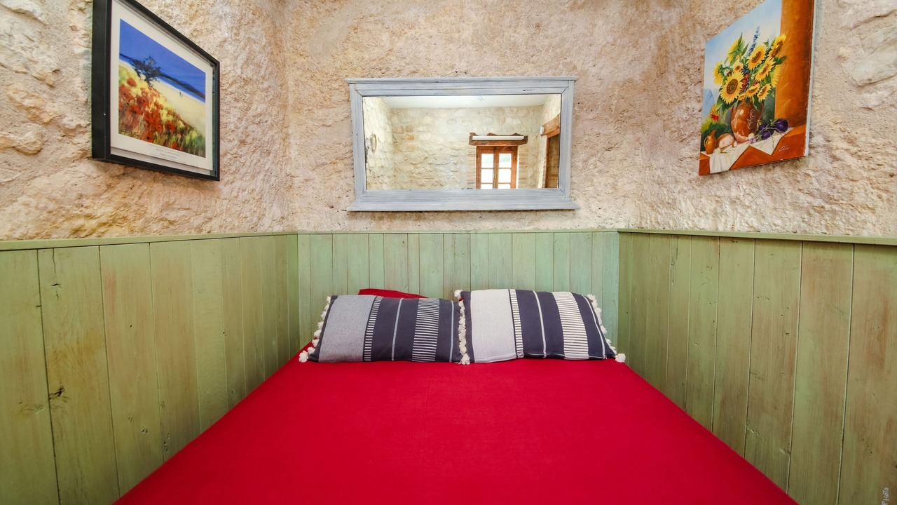 Photo of Bedroom in Broze