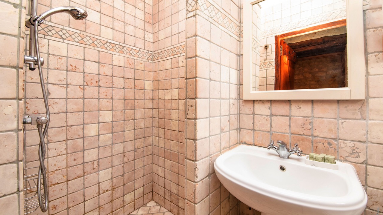 Photo of Bathroom in Broze
