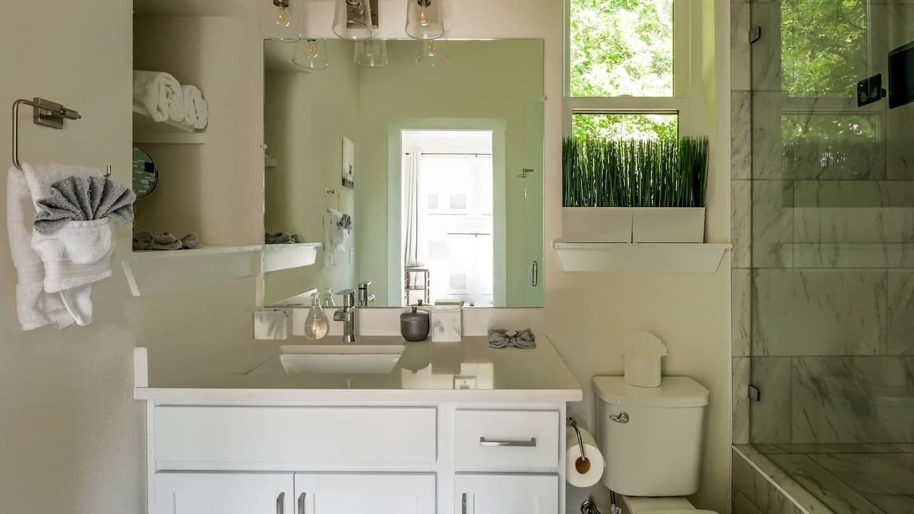 Photo of Bathroom in Govalle