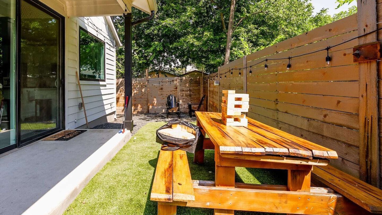 Photo of Outdoor in Govalle