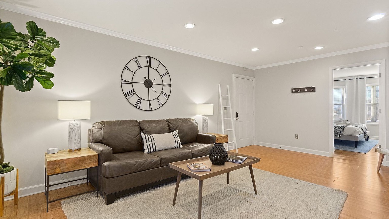 Photo of Livingroom in Academy Square