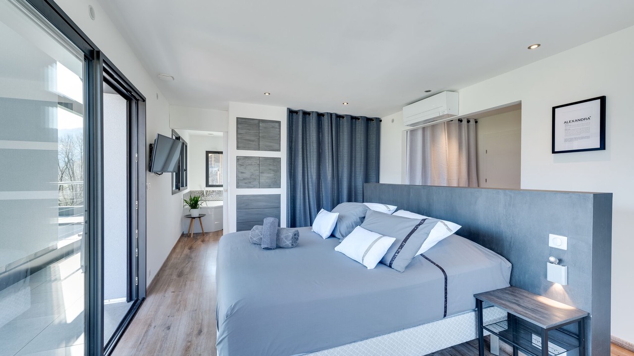 Photo of Bedroom in Lathuile