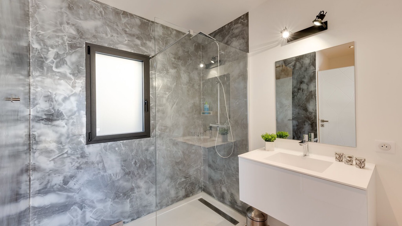 Photo of Bathroom in Lathuile