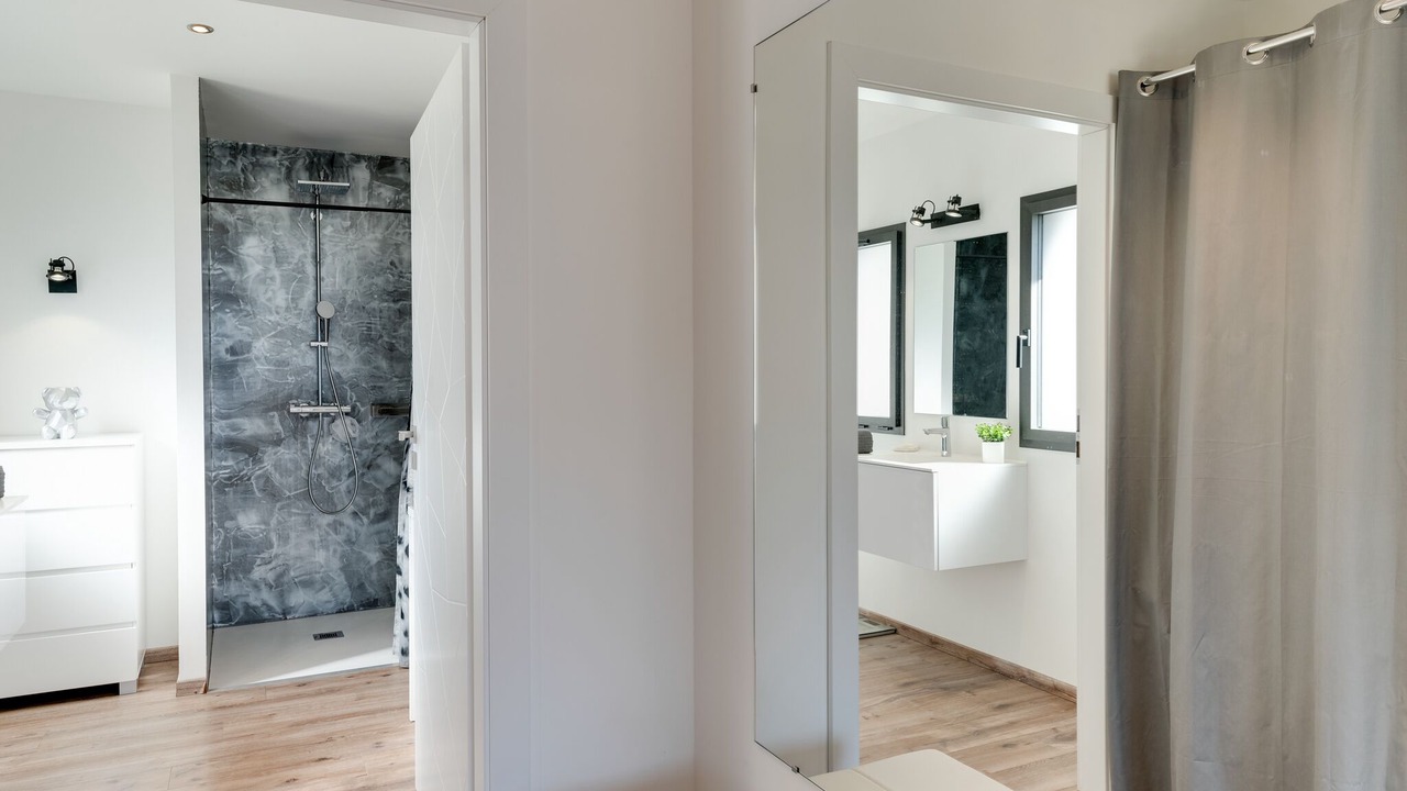 Photo of Bathroom in Lathuile