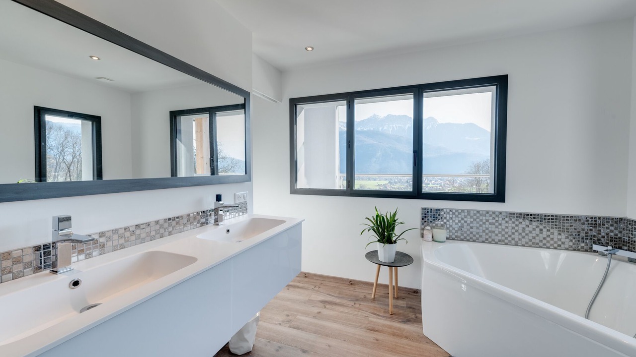 Photo of Bathroom in Lathuile