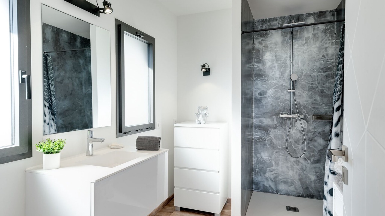 Photo of Bathroom in Lathuile