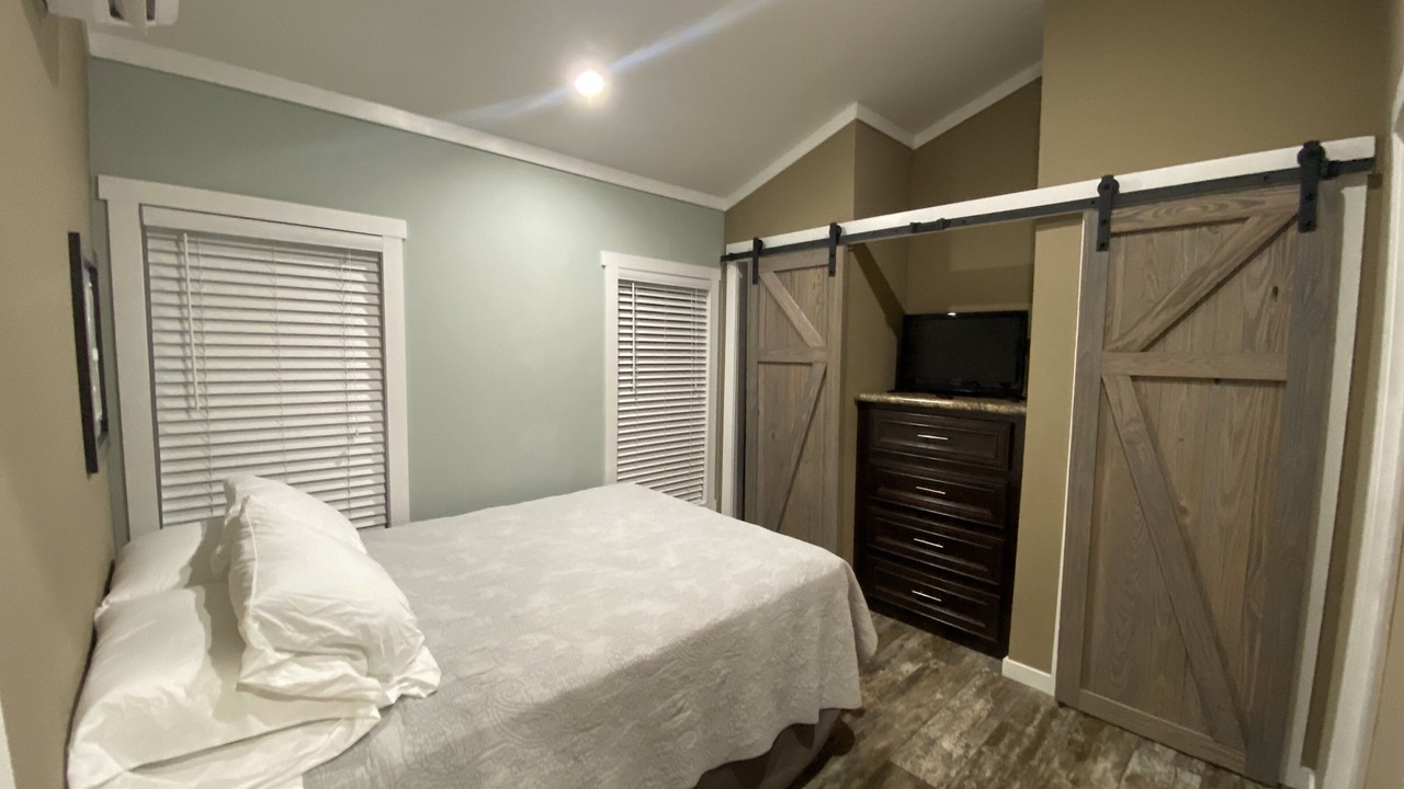 Photo of Bedroom in Franklin Estates