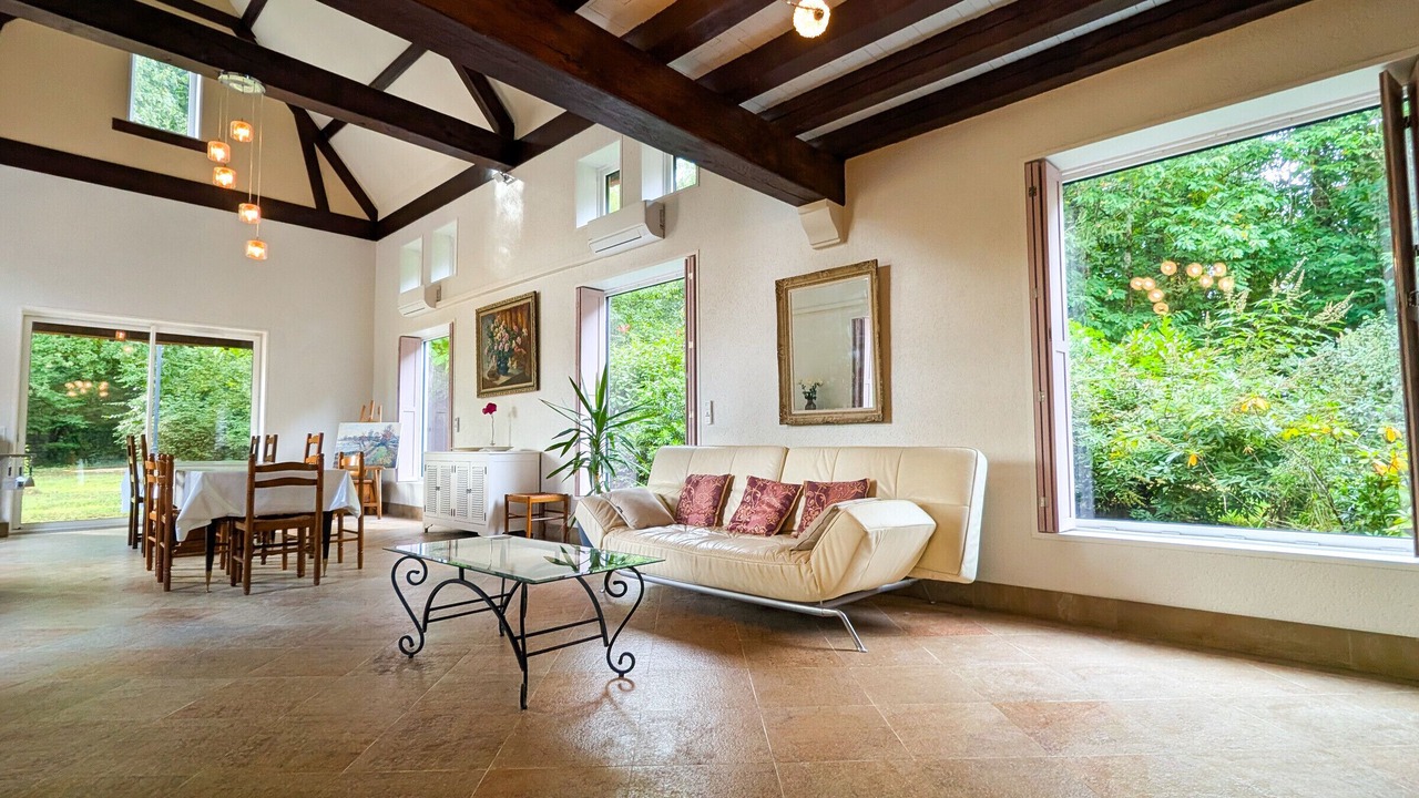 Photo of Livingroom in Vicq-sur-Nahon