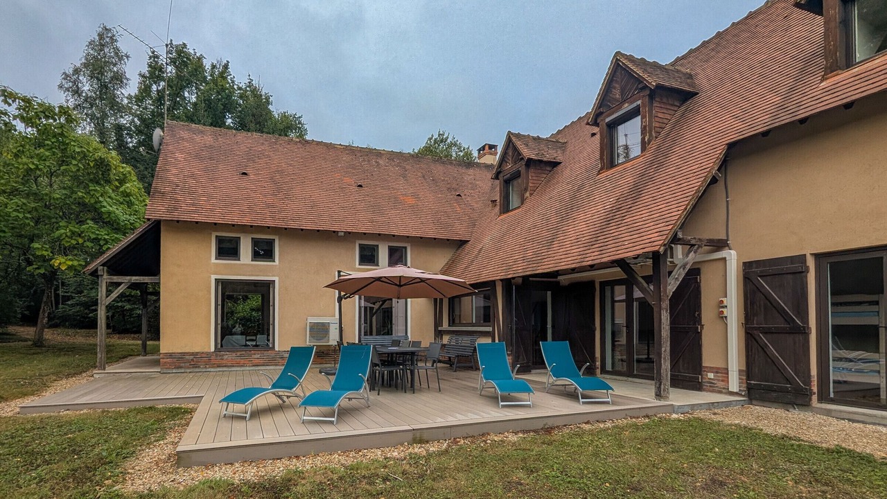 Photo of Patio Balcony in Vicq-sur-Nahon