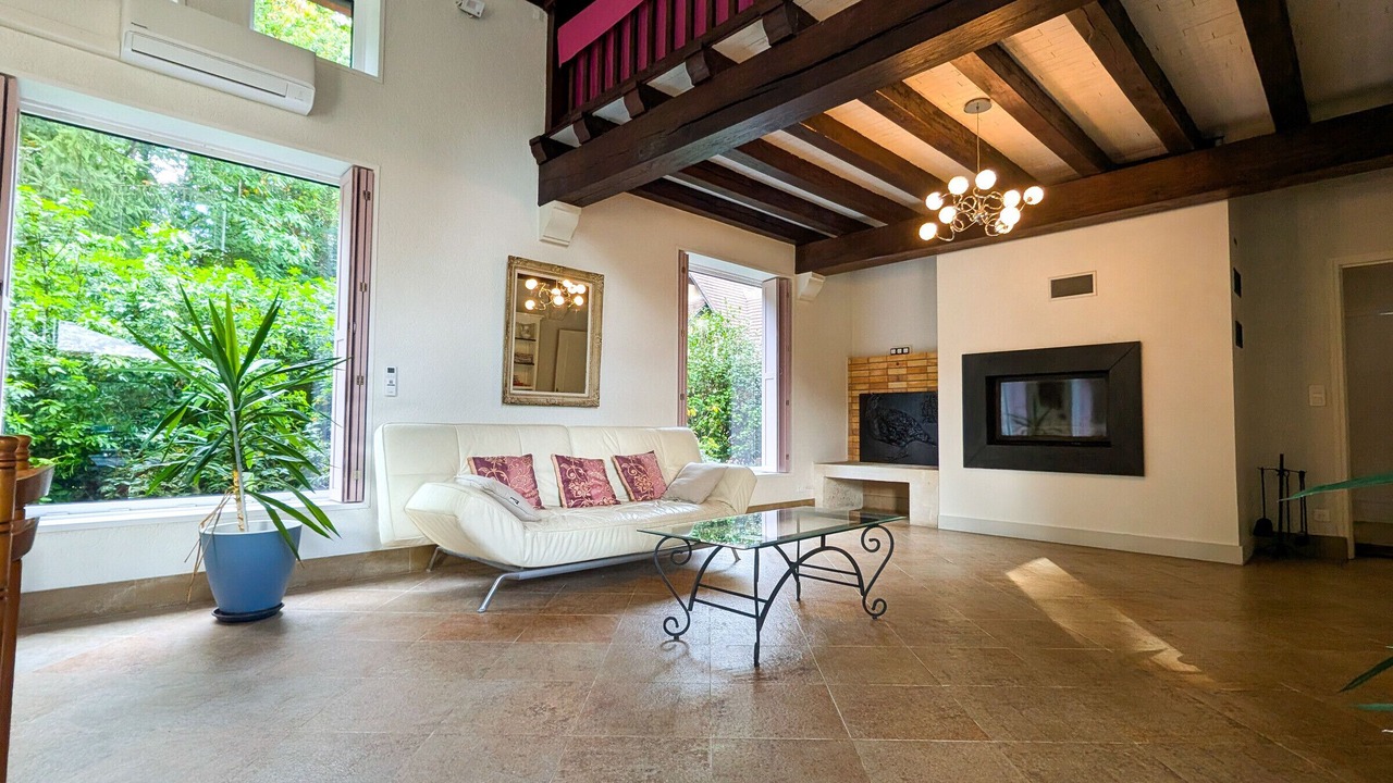 Photo of Livingroom in Vicq-sur-Nahon