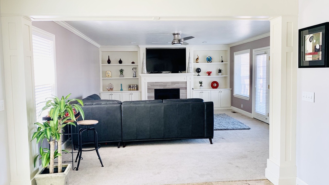 Photo of Livingroom in North Salt Lake