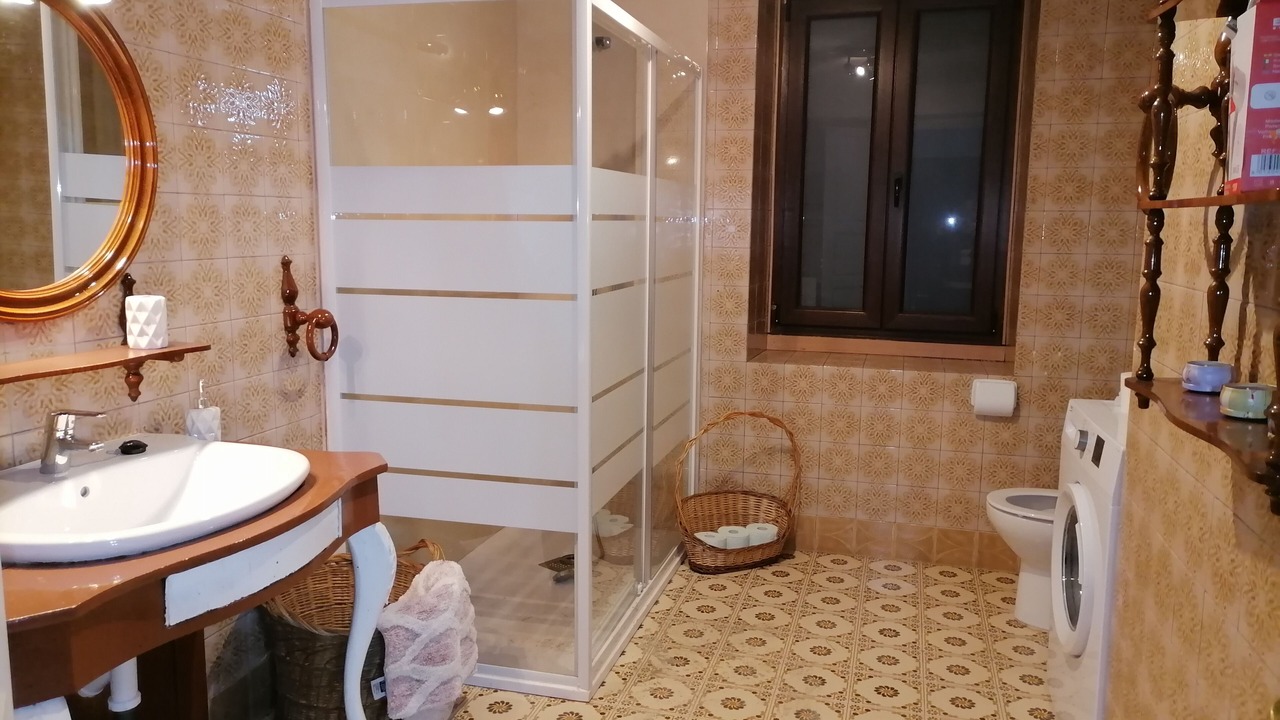 Photo of Bathroom in Abionzo