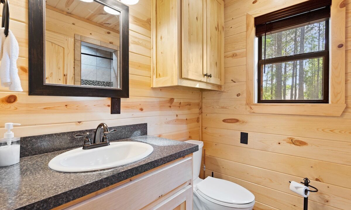 Photo of Bathroom in Golden