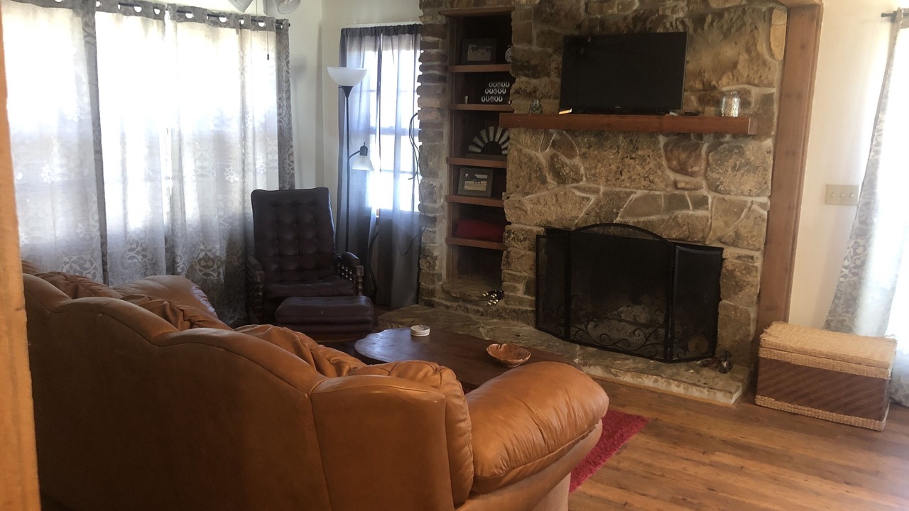 Photo of Livingroom in Goldthwaite
