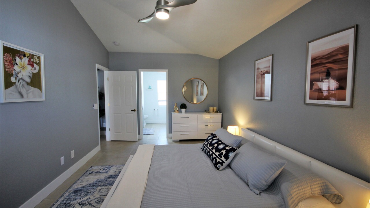 Photo of Bedroom in Englewood East