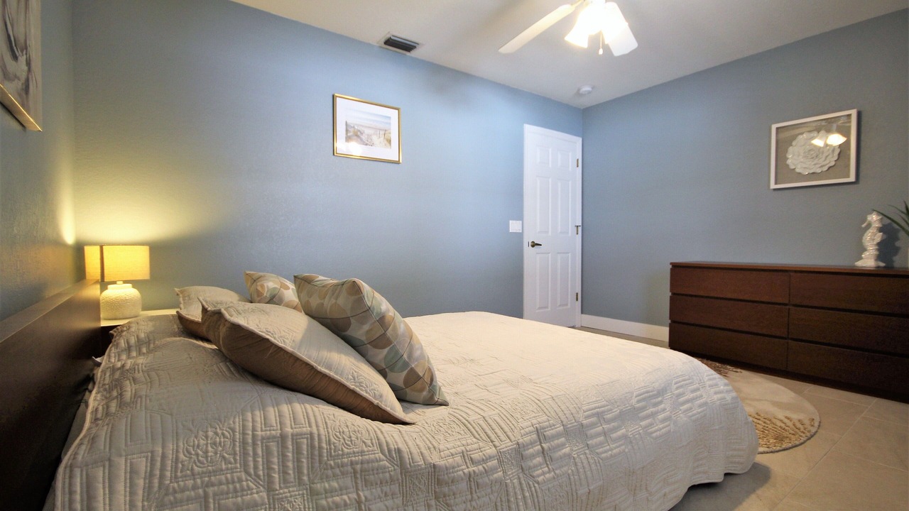 Photo of Bedroom in Englewood East