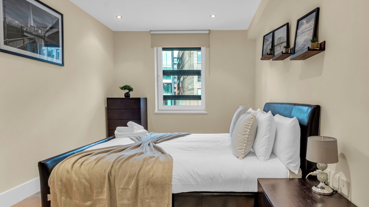 Photo of Bedroom in Queenhithe