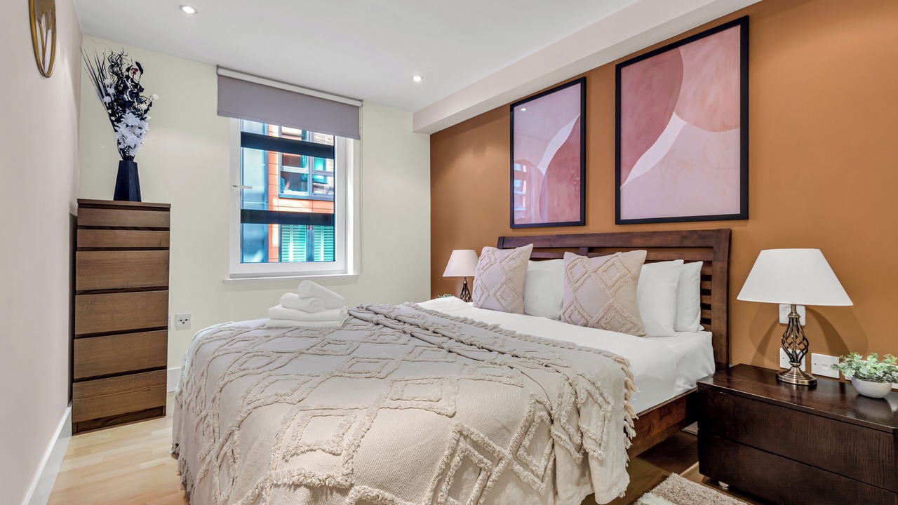 Photo of Bedroom in Queenhithe