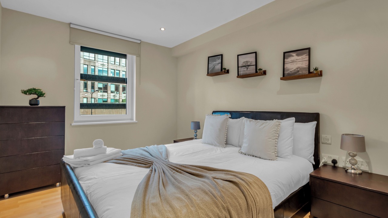 Photo of Bedroom in Queenhithe