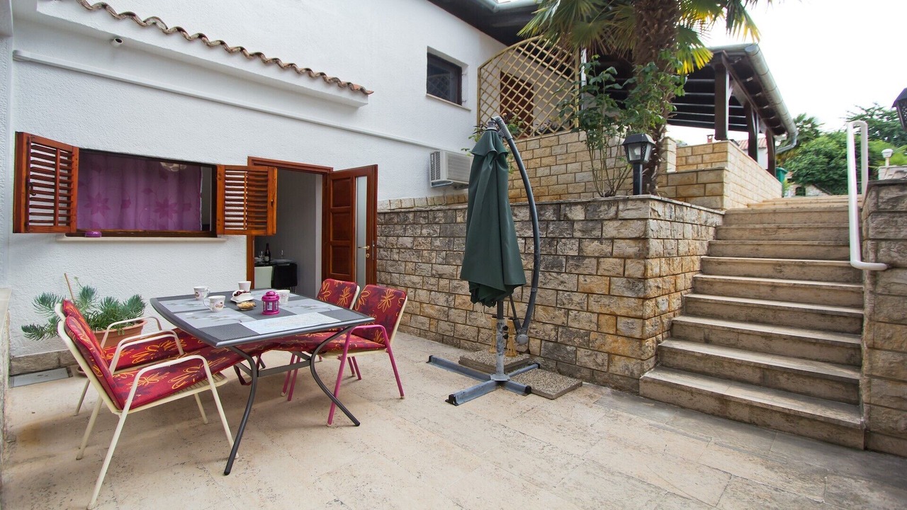 Photo of Outdoor in Spadici