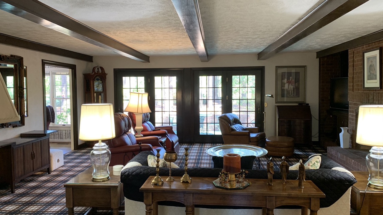 Photo of Livingroom in Foxfire