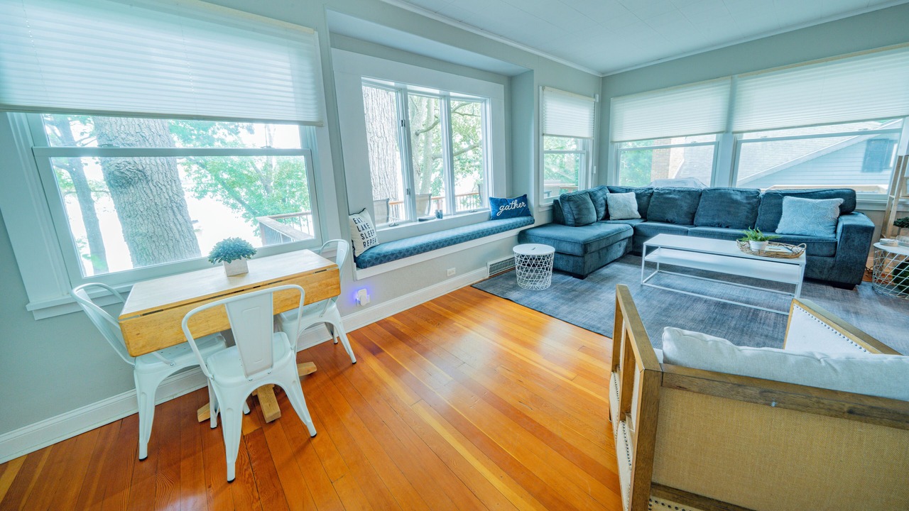 Photo of Livingroom in Newville