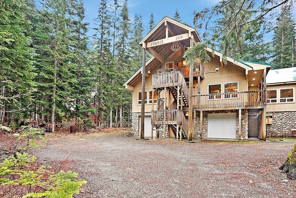 Photo of Others in Snoqualmie Pass