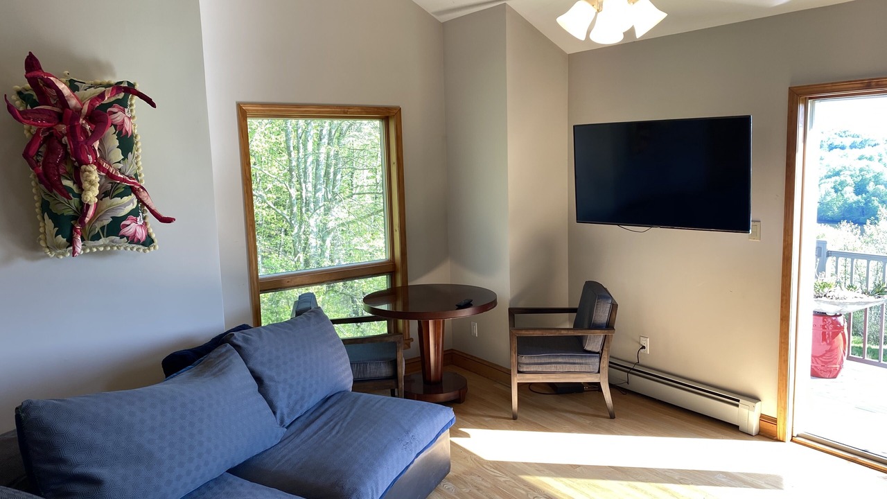 Photo of Livingroom in Jeffersonville