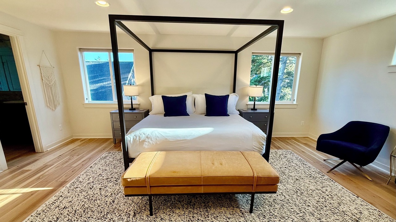 Photo of Bedroom in Rockaway Beach