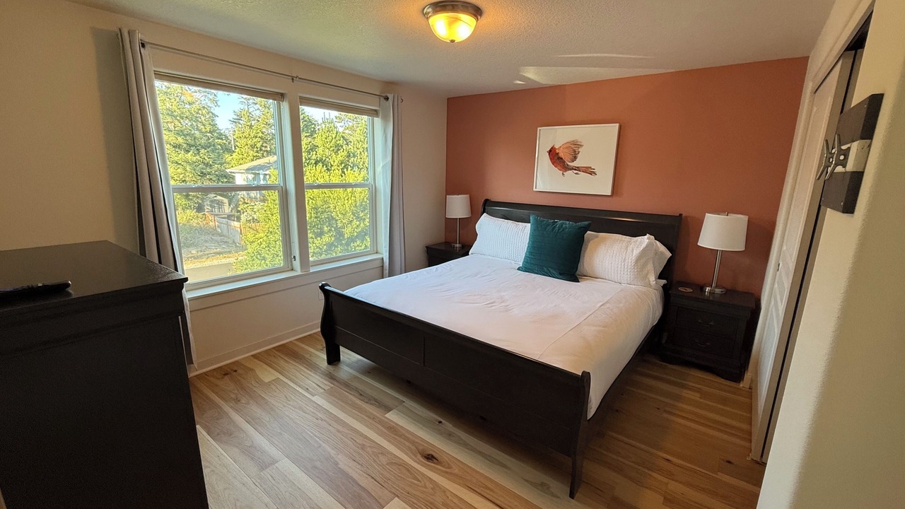 Photo of Bedroom in Rockaway Beach
