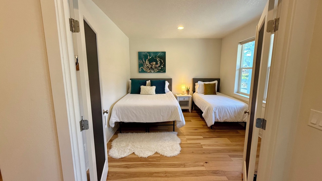 Photo of Bedroom in Rockaway Beach