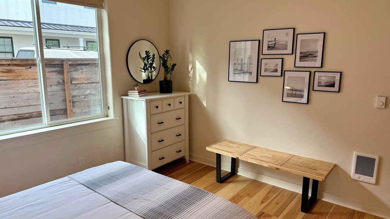 Photo of Bedroom in Rockaway Beach