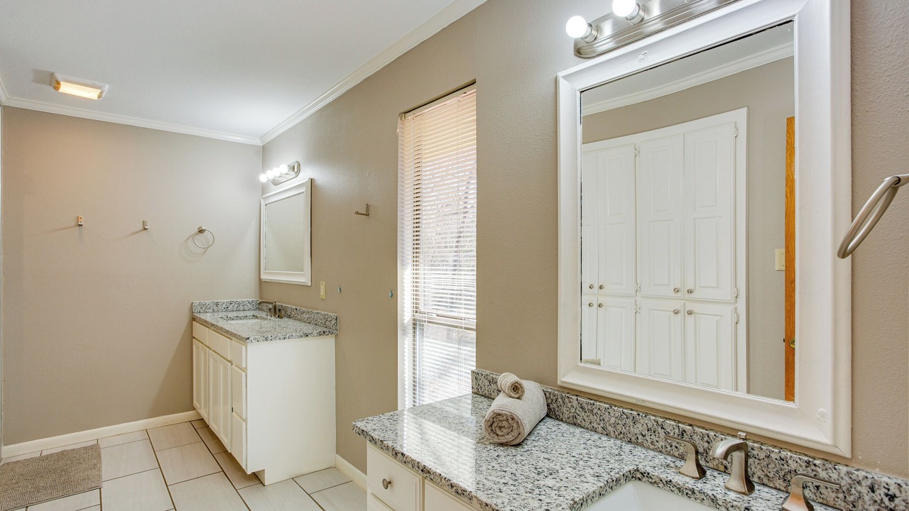 Photo of Bathroom in Pottsboro