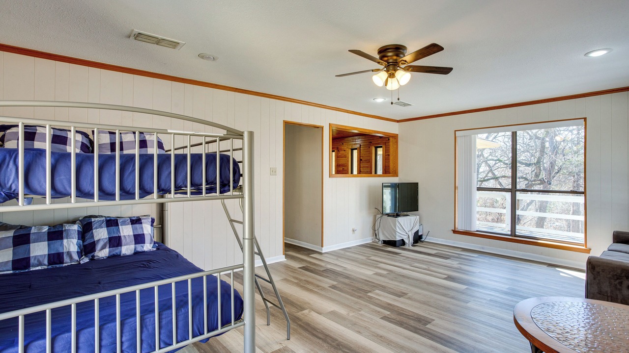 Photo of Bedroom in Pottsboro
