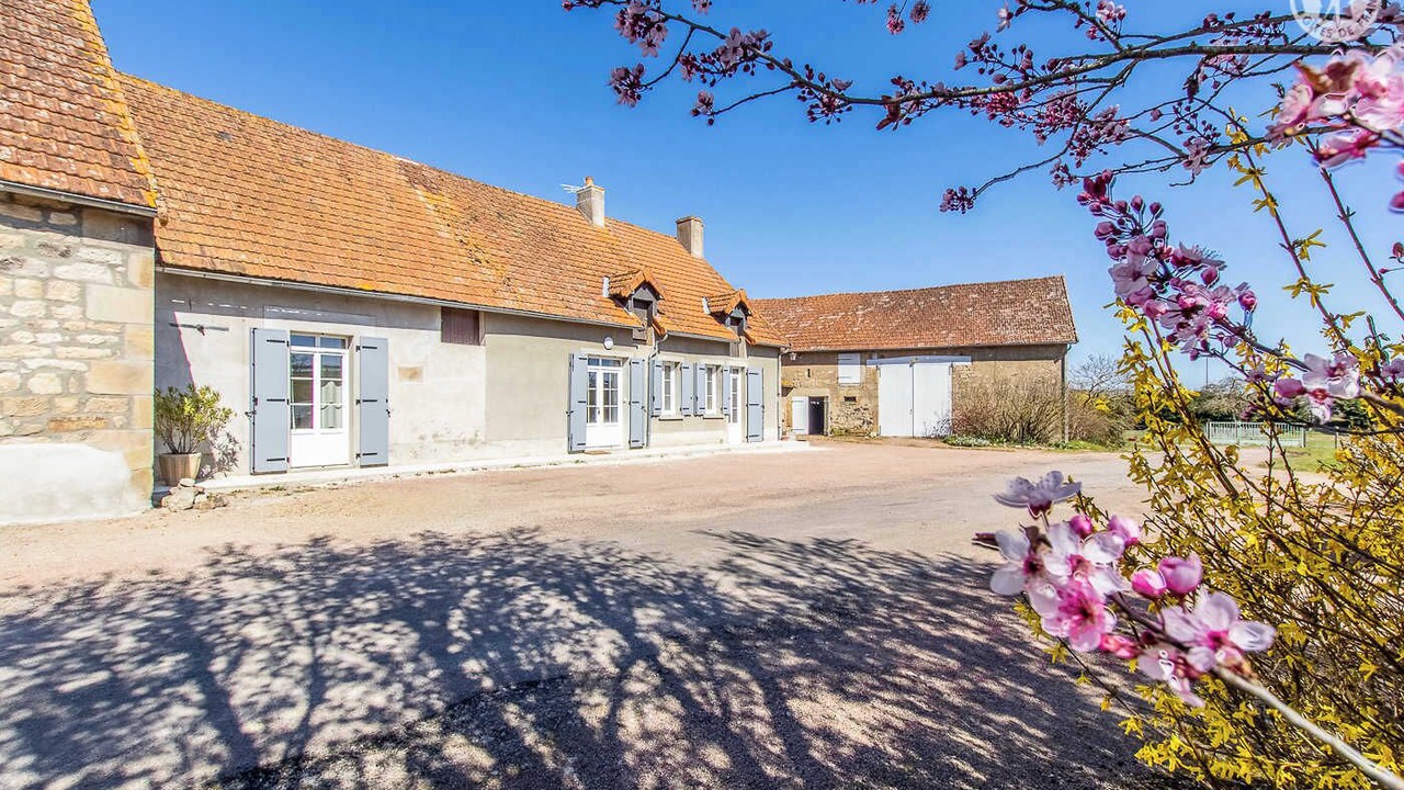 Photo of Outdoor in Sully