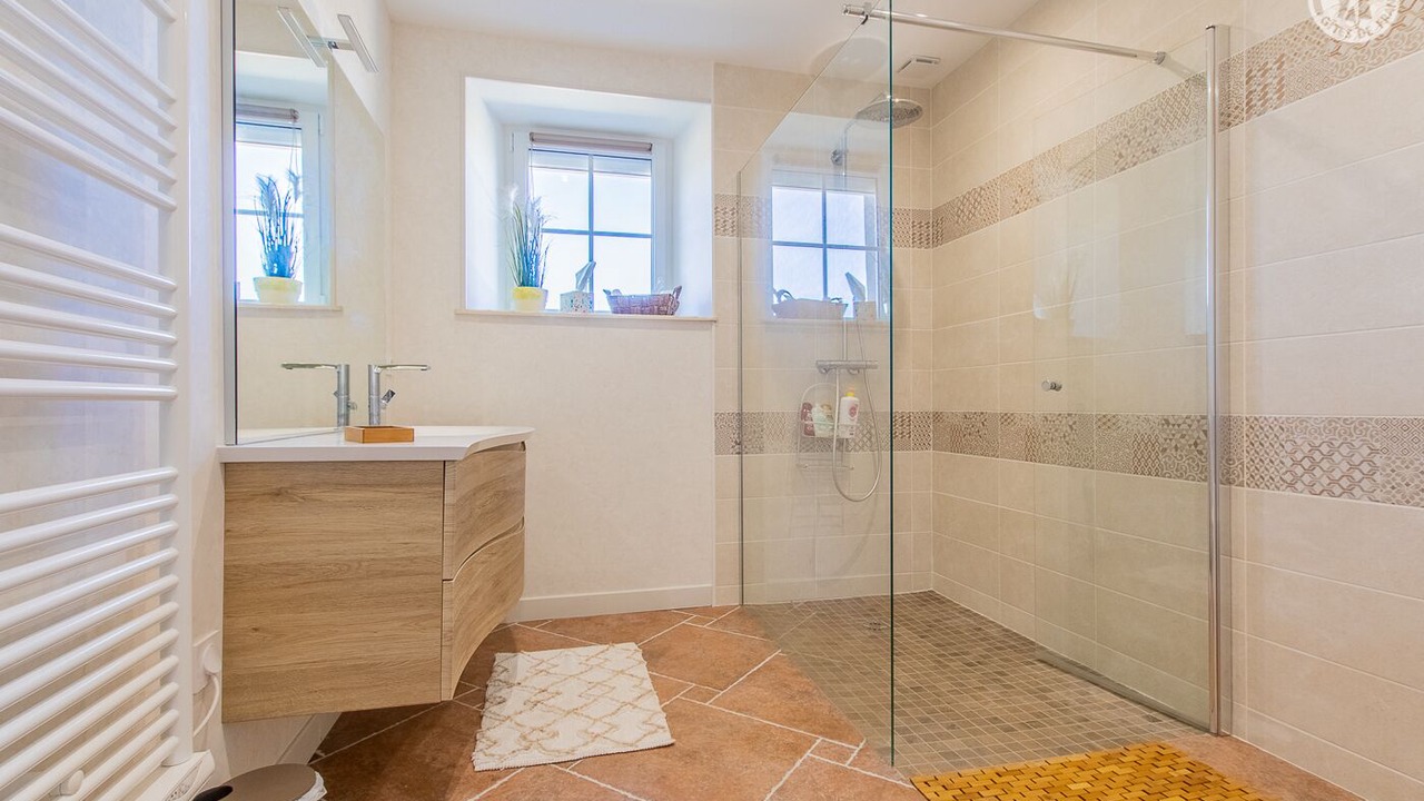 Photo of Bathroom in Sully