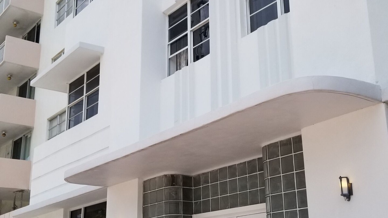 Photo of Others in South of Fifth