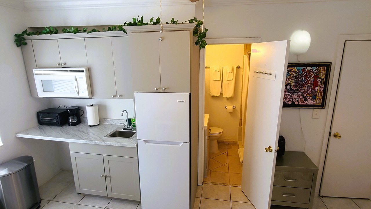 Photo of Others in South of Fifth