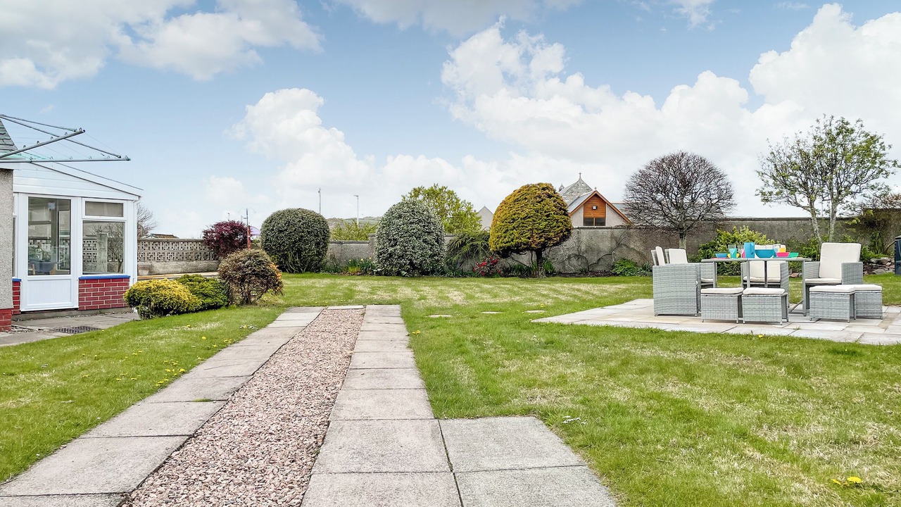 Photo of Outdoor in Tain