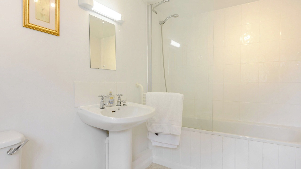 Photo of Bathroom in Eye