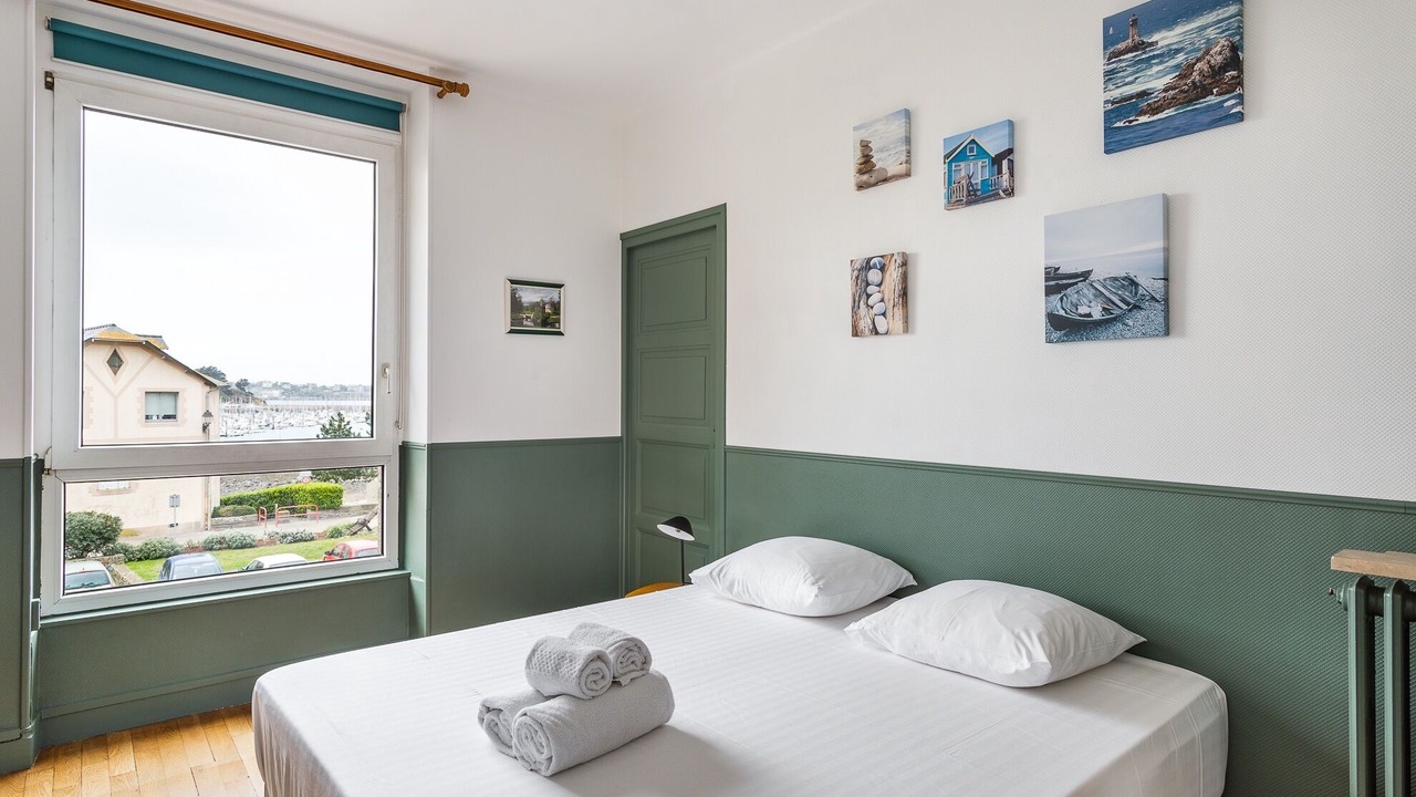 Photo of Bedroom in Saint-Servan