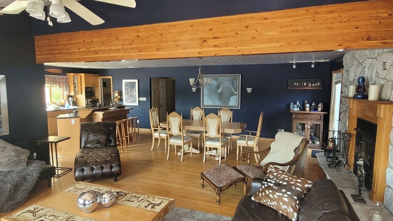 Photo of Livingroom in Byng Inlet