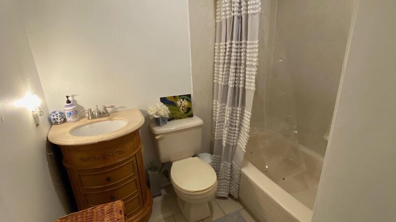 Photo of Bathroom in Bluewater Beach