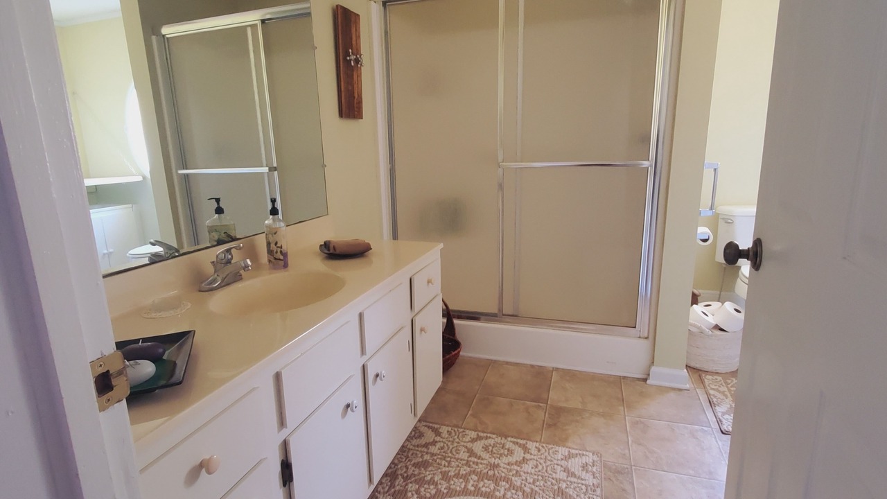 Photo of Bathroom in King