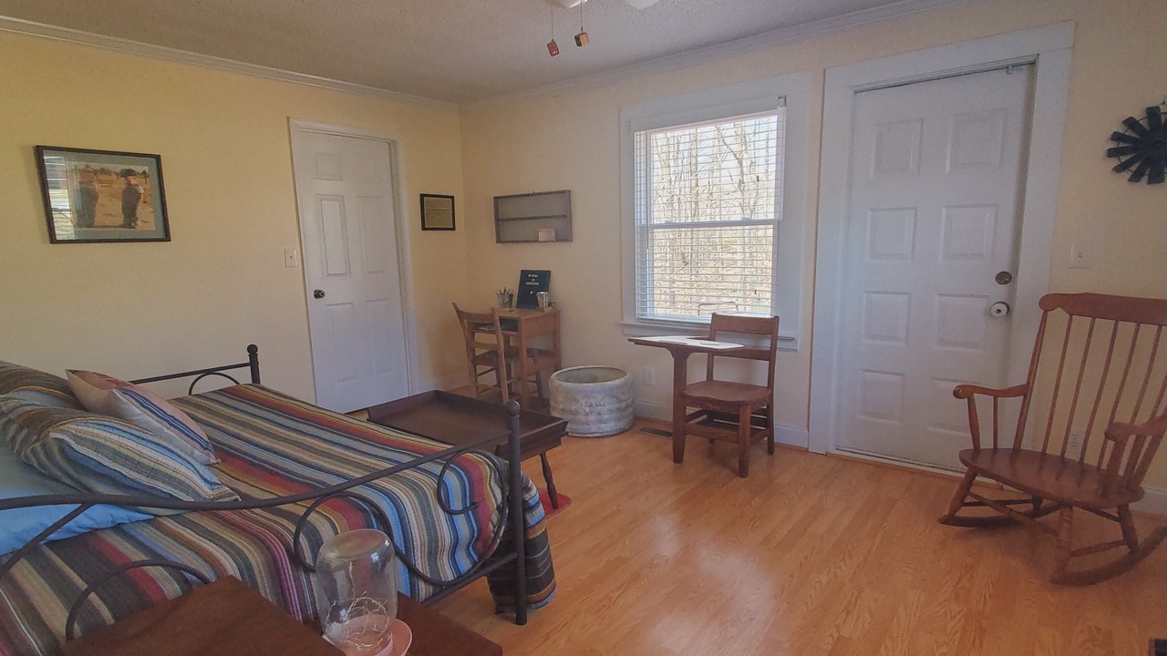 Photo of Bedroom in King