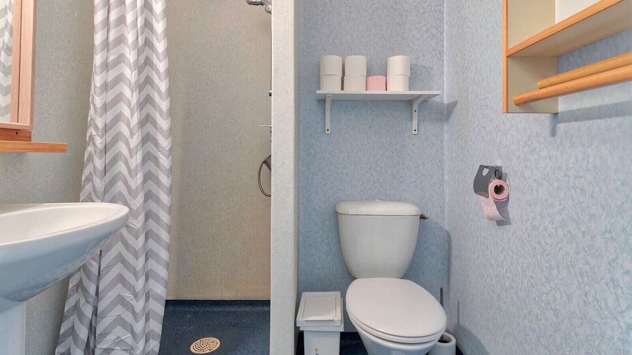 Photo of Bathroom in Genos