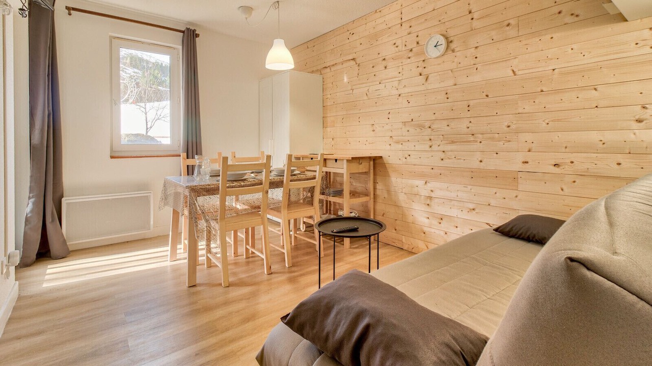 Photo of Livingroom in Genos